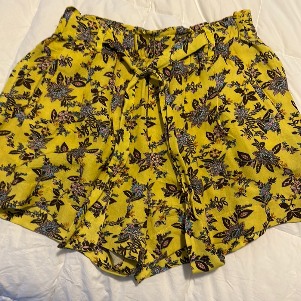 Women’s linen shorts